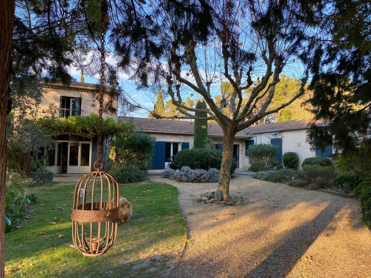 Mas La Pauline Gites De Charme & Roulotte Saint-Rémy-de-Provence Exterior foto